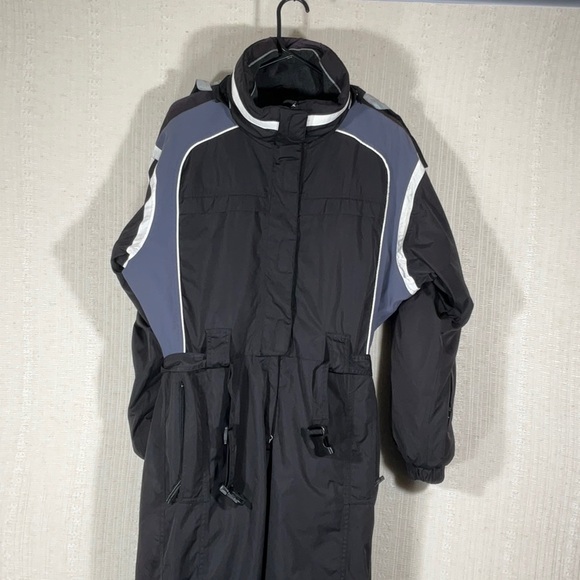 The Great Outdoors Snowsuit, skiing, snowboarding, snowmobiling- Size 8 - Picture 4 of 16